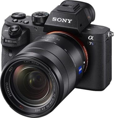 Sony Sony ALPHA 7S II + SEL Vario-Tessar T* FE 24-70 mm Sony Sony ALPHA 7S II + SEL Vario-Tessar T* FE 24-70 mm