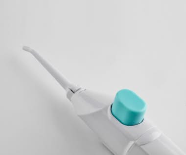 AGD Irrigador Bucal Con Sistema de Propulsión. AGD Irrigador Bucal Con Sistema de Propulsión.