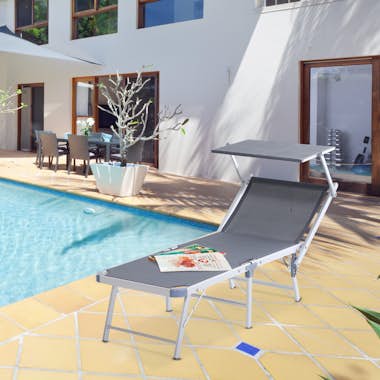 Outsunny Tumbona Plegable y Reclinable con Toldo Incorporad Outsunny Tumbona Plegable y Reclinable con Toldo Incorporad