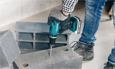 Makita Taladro percutor atornillador a batería MAKITA 18V Makita Taladro percutor atornillador a batería MAKITA 18V