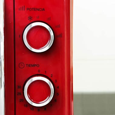 Grunkel MICROONDAS GRUNKEL DE 20L ROJO 700W Grunkel MICROONDAS GRUNKEL DE 20L ROJO 700W