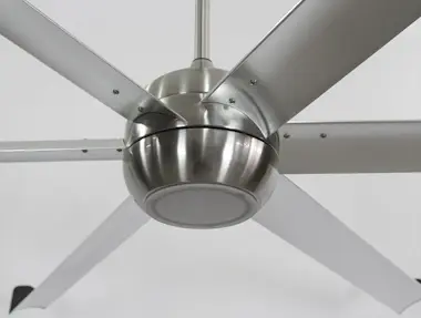 KlassFan Ventilador de techo DC en plata con palas de cromo KlassFan Ventilador de techo DC en plata con palas de cromo
