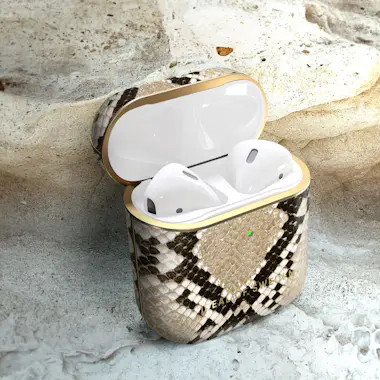 iDeal of Sweden Funda AirPods 1 y 2 Ideal of Sweden - Sahara Snake iDeal of Sweden Funda AirPods 1 y 2 Ideal of Sweden - Sahara Snake