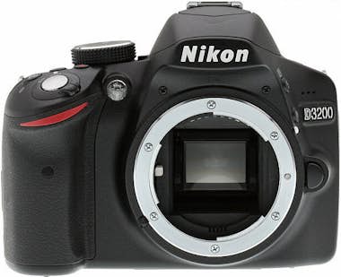 Nikon D3200 + AF-S DX 18-55mm f/3.5-5.6G