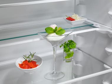 AEG AEG Series 7000 OSC7G181ES nevera y congelador Int AEG AEG Series 7000 OSC7G181ES nevera y congelador Int