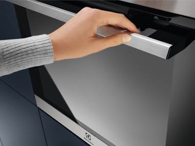 Electrolux Electrolux EOF4P56X horno 72 L A+ Negro, Acero ino Electrolux Electrolux EOF4P56X horno 72 L A+ Negro, Acero ino