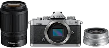 Nikon Nikon Z fc + 16-50 VR + 50-250 VR-kit MILC 20,9 MP Nikon Nikon Z fc + 16-50 VR + 50-250 VR-kit MILC 20,9 MP