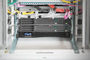 Digitus Digitus Sistema SAI OnLine, 3000 kVA/ 3000 kW Digitus Digitus Sistema SAI OnLine, 3000 kVA/ 3000 kW