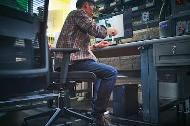 HP HP Z1 G9 Intel® Core™ i7 i7-12700 16 GB DDR5-SDRAM HP HP Z1 G9 Intel® Core™ i7 i7-12700 16 GB DDR5-SDRAM