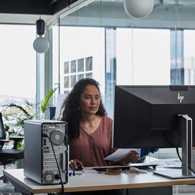 HP HP Elite 800 G9 Intel® Core™ i7 i7-14700 32 GB DDR HP HP Elite 800 G9 Intel® Core™ i7 i7-14700 32 GB DDR