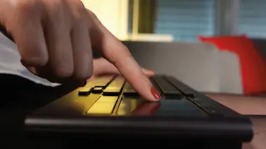 Logitech Logitech K830 teclado RF Wireless + Bluetooth QWER Logitech Logitech K830 teclado RF Wireless + Bluetooth QWER