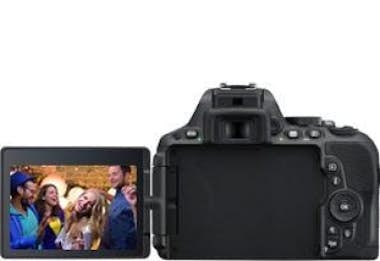 Nikon Nikon D5500 + AF-S DX NIKKOR 18-140MM F/3.5-5.6G E Nikon Nikon D5500 + AF-S DX NIKKOR 18-140MM F/3.5-5.6G E