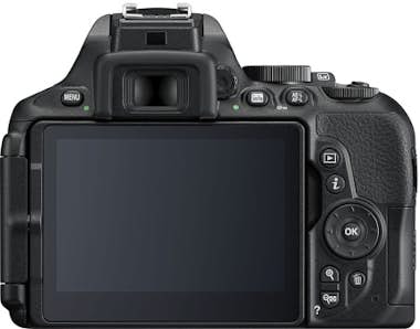 Nikon D5600 + AF-S DX NIKKOR 18-140mm f/3.5-5.6G ED VR