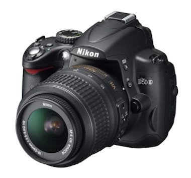 Nikon D 5000 Kit + 18-55 mm VR