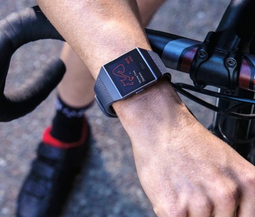 Compra Fitbit Ionic reloj inteligente Negro, Grafito, Gris LCD 3,61 cm  (1.42) GPS (satélite) | Phone House